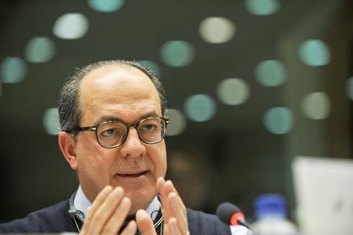 Paolo De Castro manterrà il suo impegno in Europa almeno sino al 2014. Fonte immagine: European Union 2012 PE-EP - de_castro-iptc-copyright--european-union-2012-PE-EP