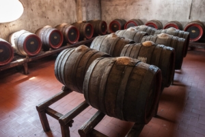 botti-vino-cantina-vitivinicola-by-vpardi-fotolia-750