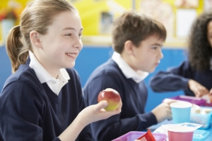 frutta-scuole-bambini-alimentazione-by-monkey-business-fotolia-750