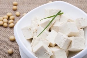 tofu-prodotti-vegetali-soia-by-ping-han-fotolia-750