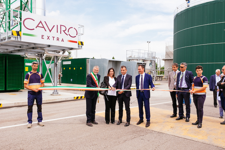 Il taglio del nastro del nuovo impianto di Caviro Extra a Faenza
