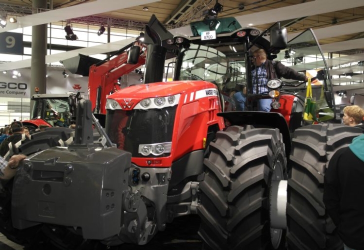 Agritechnica 2013, il nuovo e potente MF 8737