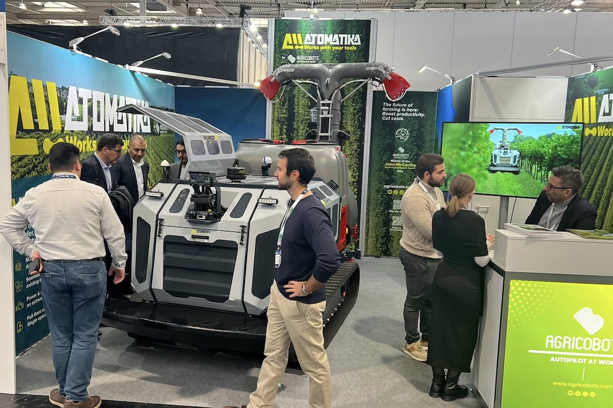 Atomatika è il robot autonomo di Agricobots per vigneto e frutteto, efficiente e versatile