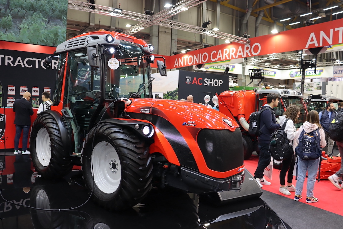 Il concept di trattore ibrido Antonio Carraro SRX Hybrid ad Eima 2022