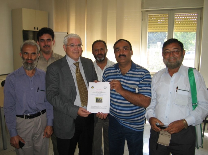La delegazione pakistana presso il Centro Trasferimento Tecnologico della Fondazione Edmund Mach di San Michele all'Adige