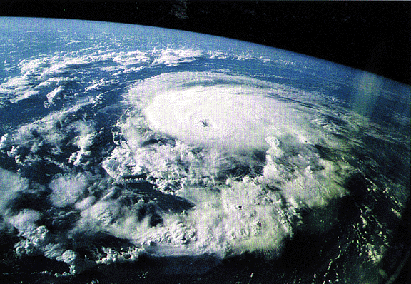 Uragano Igor ora sulle Isole Bermuda, entro fine mese potrebbe contagiare anche l'Italia