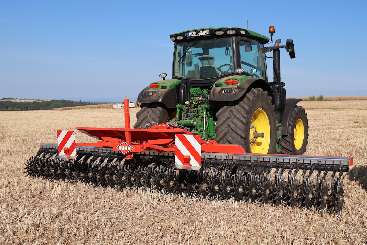 KUHN amplia la gamma con Starliner 620 per un diserbo meccanico rapido e sostenibile