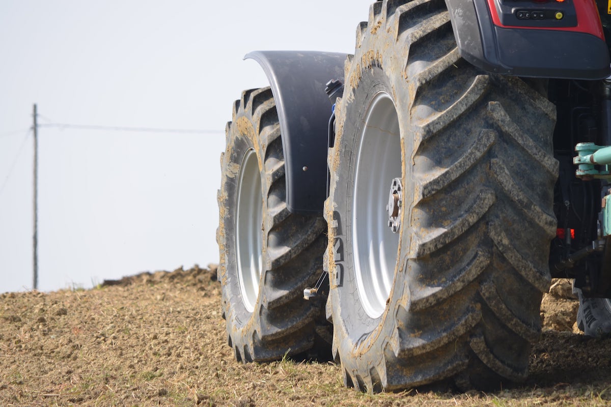 Le caratteristiche dei pneumatici BKT AGRIMAX riducono il compattamento del suolo