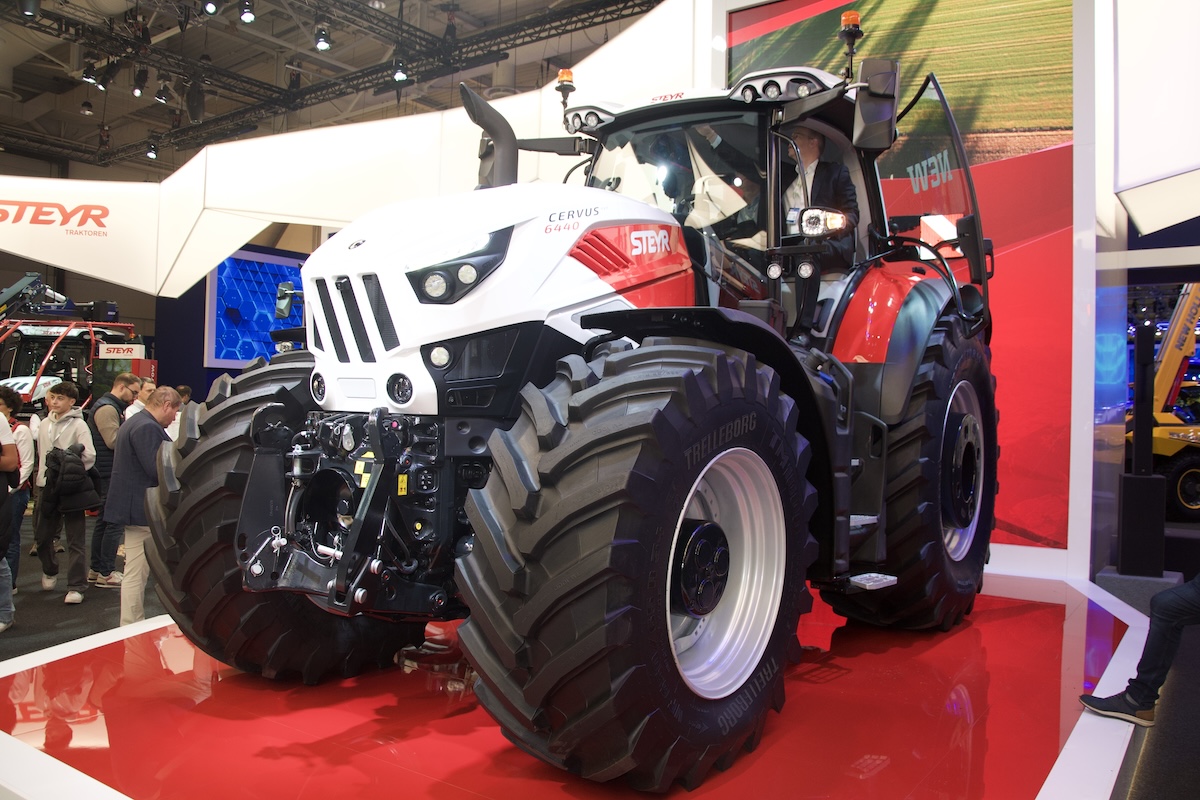 Steyr presenta alla fiera di Hannover il nuovo 6440 Cervus CVT da 435 cavalli