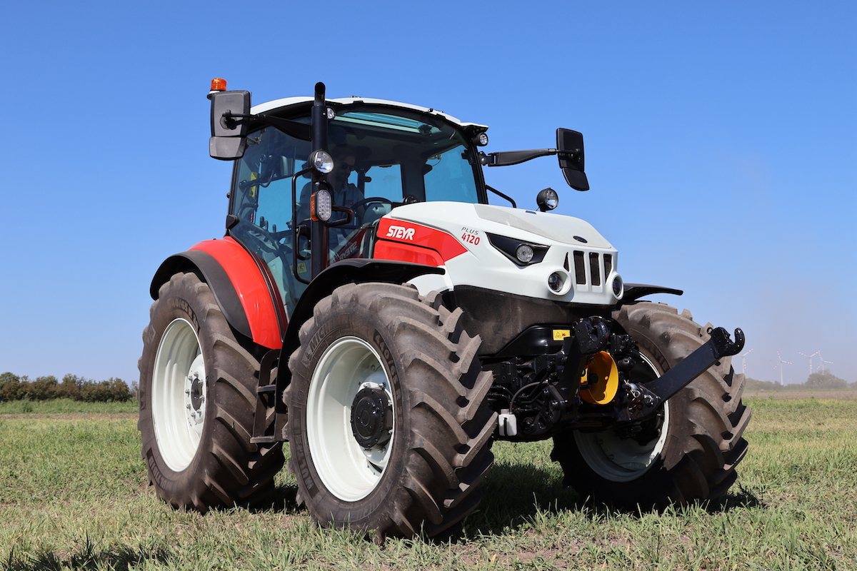 I Nuovi Trattori Steyr Serie Plus fanno il loro debutto al FarmingRED 2023