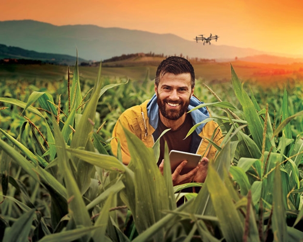 agricoltore-campo-drone-redazionale-istat-censimento-agricoltura-lug-2022-fonte-istat.jpg