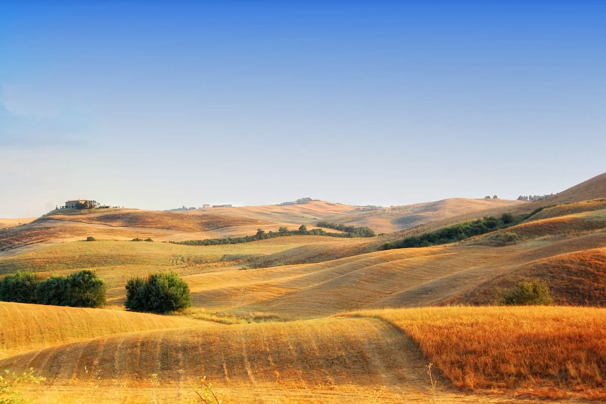 Uno scorcio di campagna Toscana. La Regione ha incrementato i fondi per le misure agroambientali (Foto di archivio)