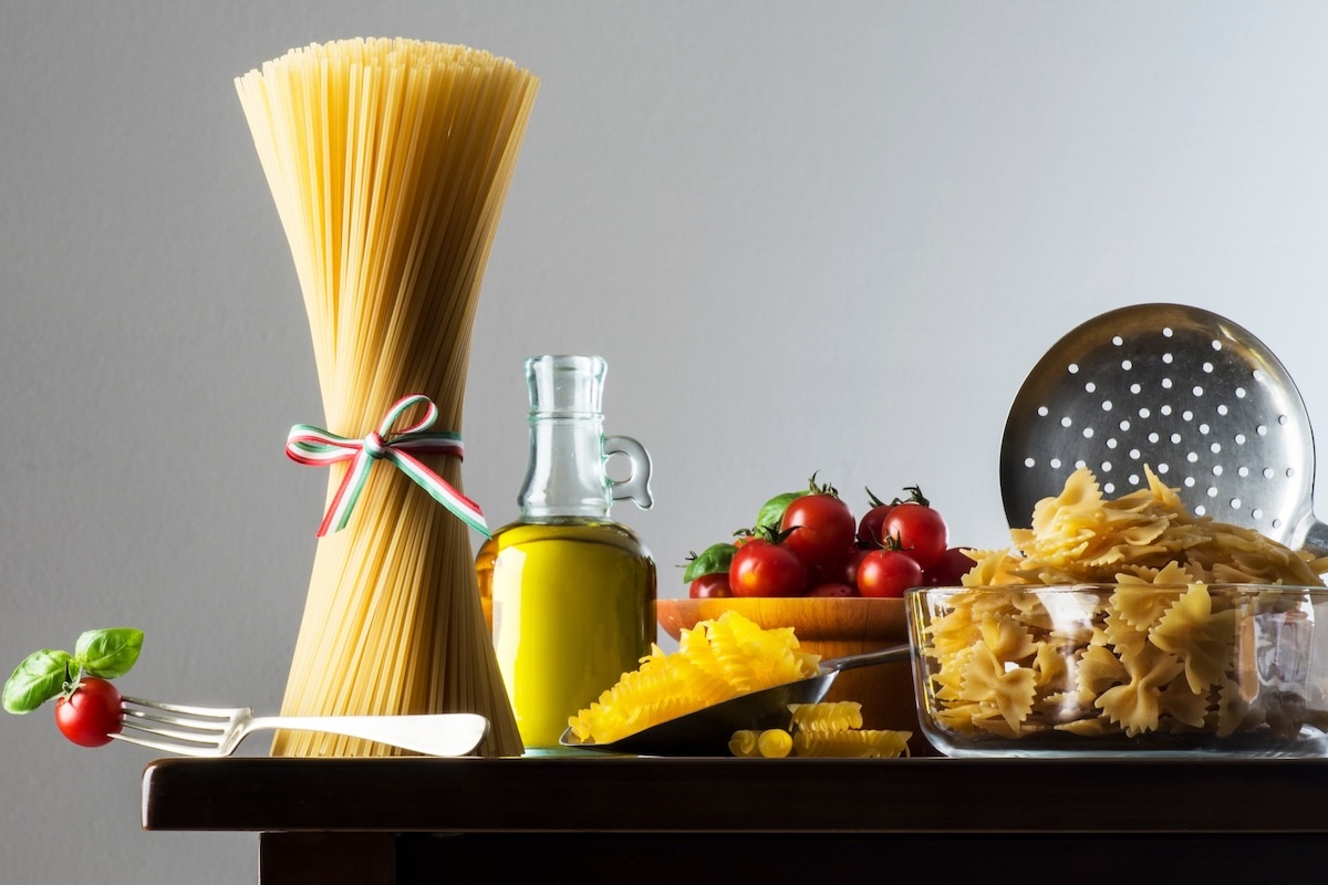agroalimentare-made-in-italy-cibo-pasta-olio-pomodori-by-mauro-adobe-stock-1200x800.jpeg