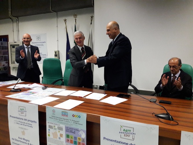 Ivano Valmori e Paolo Acone firmano il protocollo di intesa