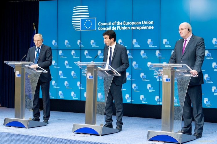 Da sinistra: Vytenis Andriukaitis, Commissario europeo per la salute e la sicurezza alimentare, Maurizio Martina e Phil Hogan, Commissario europeo per l'agricoltura e lo sviluppo rurale