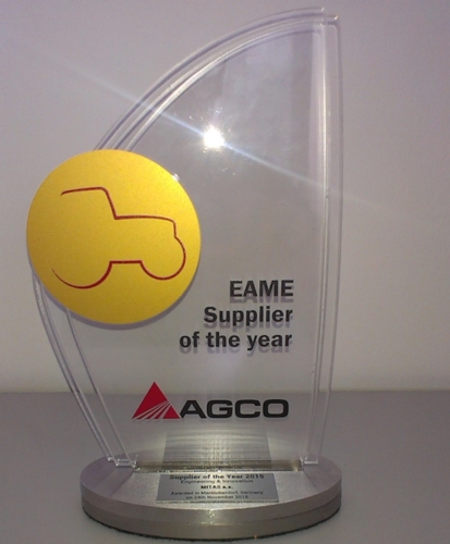 Premio fornitore dell'anno 2015 assegnato a Mitas dal gruppo Agco