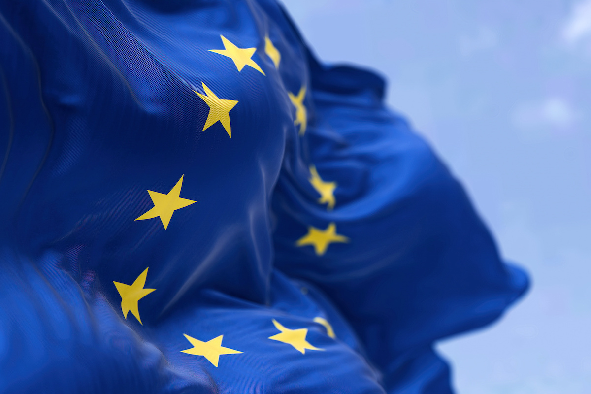 bandiera-unione-europea-europa-by-rarrarorro-adobe-stock-1200x800.jpeg