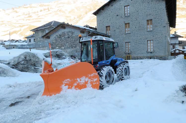 I trattori Bcs della serie Volcan sono mezzi ideali per lo sgombero e la pulizia dalla neve