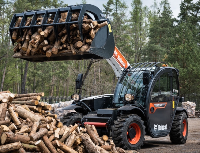Nuovo Bobcat TL25.60 ideale per il carico di legna
