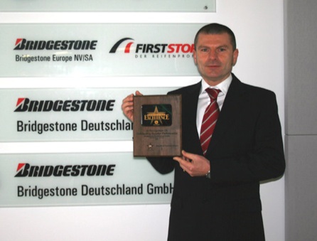 Rainer Schieben, Amministratore Delegato di Bridgestone Germania, riceve il prestigioso riconoscimento 