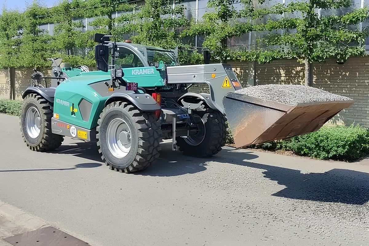 Sollevatore telescopico Kramer KT 407 Ecospeed equipaggiato con i nuovi Bridgestone VH-IND