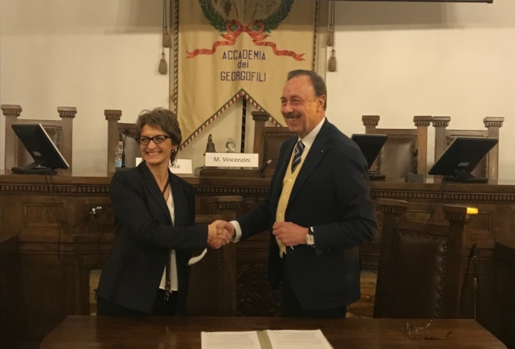 Carla Brienza e Massimo Vincenzini alla firma dell'accordo
