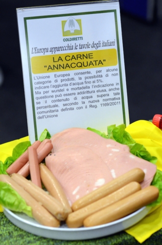 Al maxi raduno di Milano Coldiretti ha denunciato il fenomeno della 'carne annacquata'