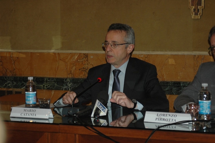 Mario Catania durante la conferenza stampa sul negoziato Pac