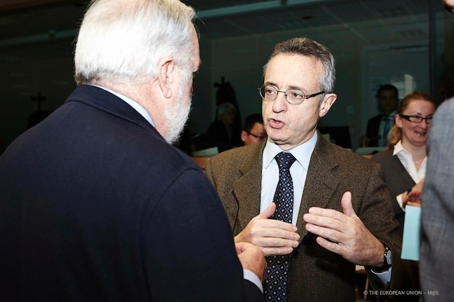 Da sinistra: il ministro spagnolo dell'Agricoltura Miguel Arias Canete e  Mario Catania, ministro italiano delle Politiche agricole
