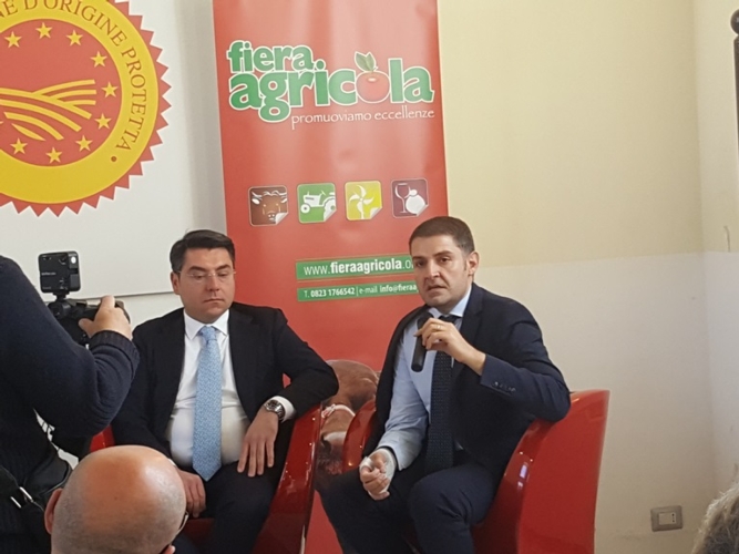Conferenza stampa di presentazione di Fiera Agricola 2019: Antimo Caturano, presidente di A1Expò e il presidente della Provincia di Caserta, Giorgio Magliocca