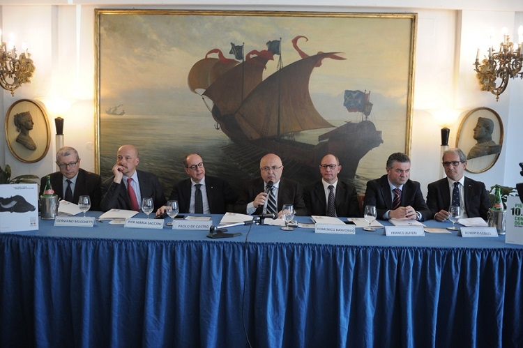 Nella foto da sinistra: Mucchetti, Saccani e De Castro, il moderatore, Raimondo, Alfieri e Scoles