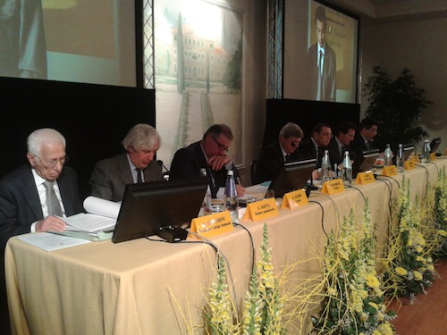 Il tavolo dei relatori all'assemblea generale del Consorzio Tutela Grana Padano
