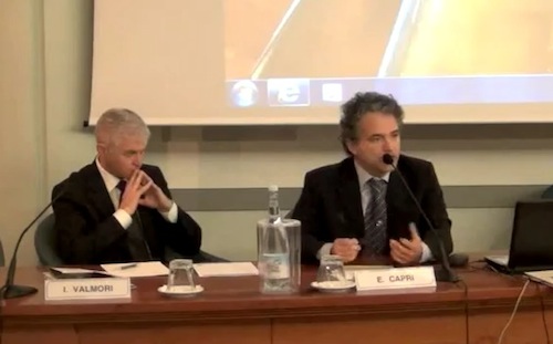 I moderatori del convegno: Ivano Valmori (a sinistra) e Ettore Capri (a destra)