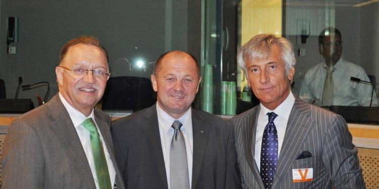 Da sinistra: Gert Sonnleitner presidente del Copa, Marek Sawicki ministro polacco e presidente di turno dell'Ue e Paolo Bruni presidente di Cogeca