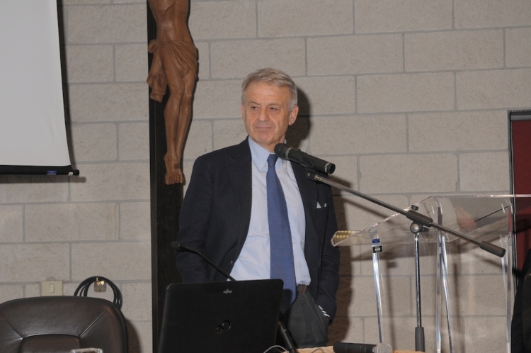 Corrado Clini, ministro dell'Ambiente durante la lectio magistralis all'Università Cattolica di Piacenza
