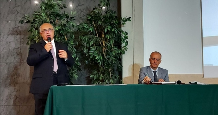 Da sinistra a destra: Daniele Ravaglia, direttore generale di Emil Banca, e Camillo Gardini, presidente di Cdo Agroalimentare