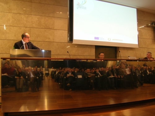 Un momento dell'incontro durante l'intervento del presidente della commissione Agricoltura del Parlamento europeo, Paolo De Castro 