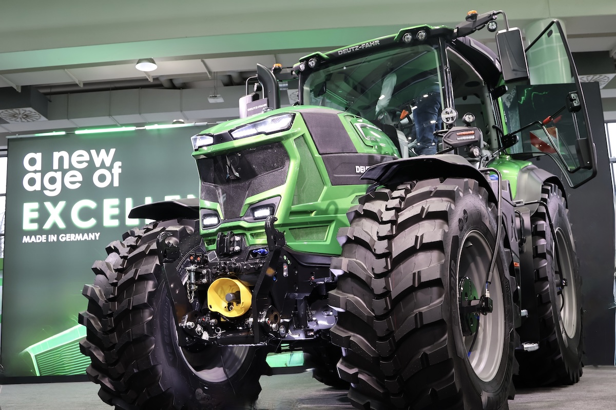 Debutto ad Agritechnica per la nuova Serie 8 TTV Deutz-Fahr: potenza, comfort e tecnologia