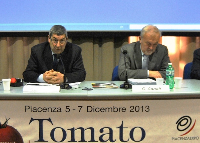 Da sinistra: il presidente del Distretto Pier Luigi Ferrari e il professor Gabriele Canali a Tomato World