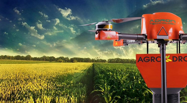 L'uso dei droni in agricoltura si sta facendo sempre più frequente anche in Italia. Nella foto l'AgroDron, il primo 'drone contadino' italiano
