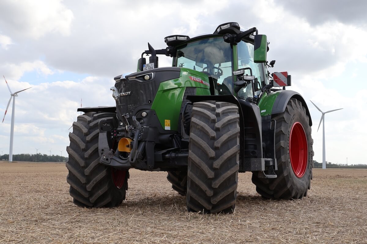 Il modello di punta della Serie 800 Vario Gen5 di Fendt raggiunge i 343 cavalli