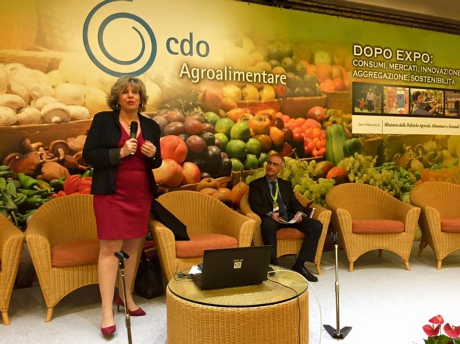 L'assessore all'Agricoltura dell'Emilia Romagna, Simona Caselli, con il presidente del Cdo Agroalimentare Camillo Gardini