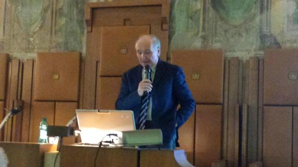 Il professor Paolo Ranalli durante la conferenza sulle colture industriali dell'Accademia nazionale dell'Agricoltura