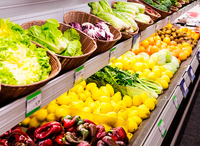 frutta-verdura-shelf-life-supermercato-by-moustachegirl-adobe-stock-685x500.jpeg