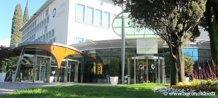 L'ingresso del centro congressi che ospita Future Ipm in Europe a Riva del Garda (Tn)