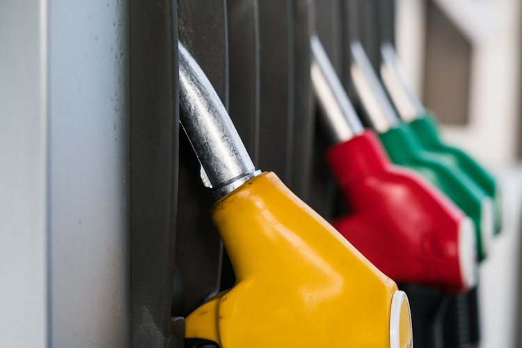 L'assegnazione del carburante a prezzi agevolati ritarda, ma aumentano i disagi (Foto di archivio)