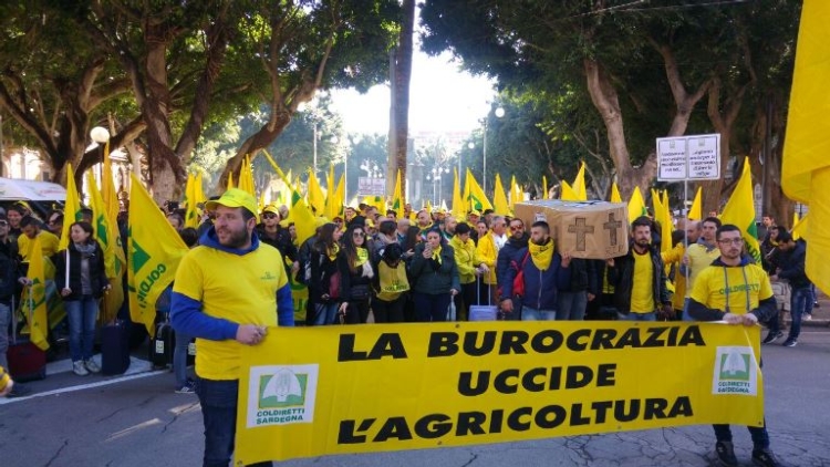 La manifestazione giovanile di ieri nelle strade di Cagliari