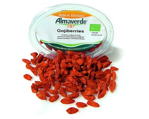 Il gojiberry a marchio Almaverde Bio nella vaschetta da 40 grammi