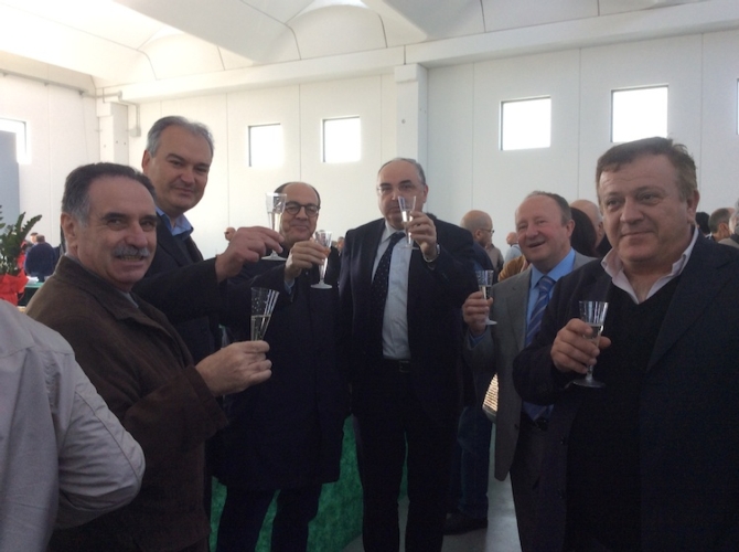 Un momento dell'inaugurazione della nuova sede della cooperativa Propar a Fornace Zarattini (Ra)