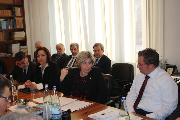 Un momento dell'incontro di ieri: gli assessori Gazzolo e Caselli con il presidente Urber Pederzoli e il presidente di Anbi Vincenzi 